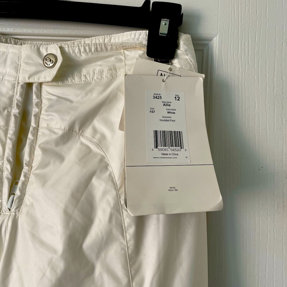 Womens NILS NWT ski pants.  Off white color